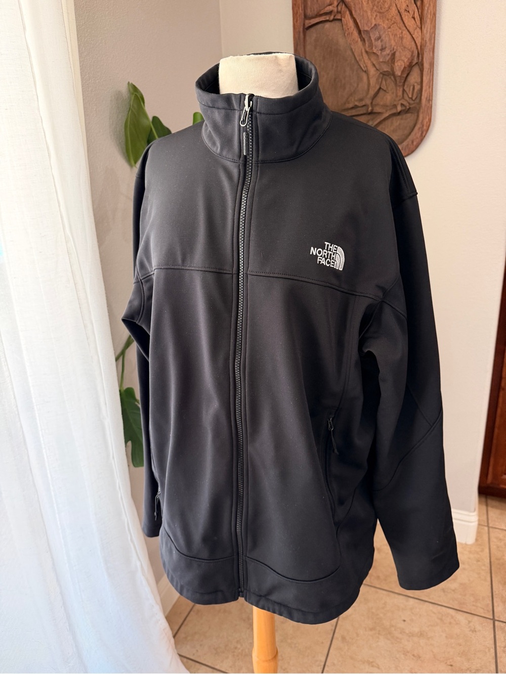The North Face Men’s Black Fleece-Lined Softshell Jacket Size XL